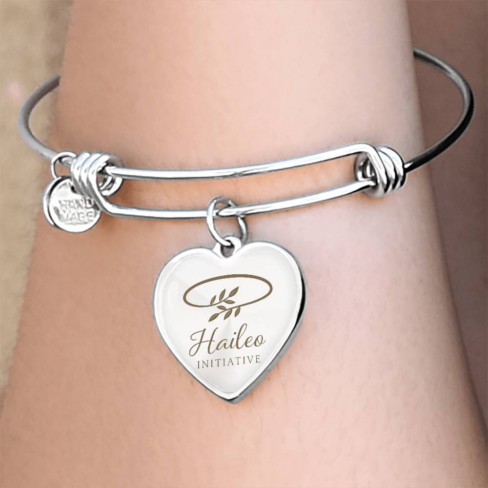 Haileo Luxury Heart Bangle