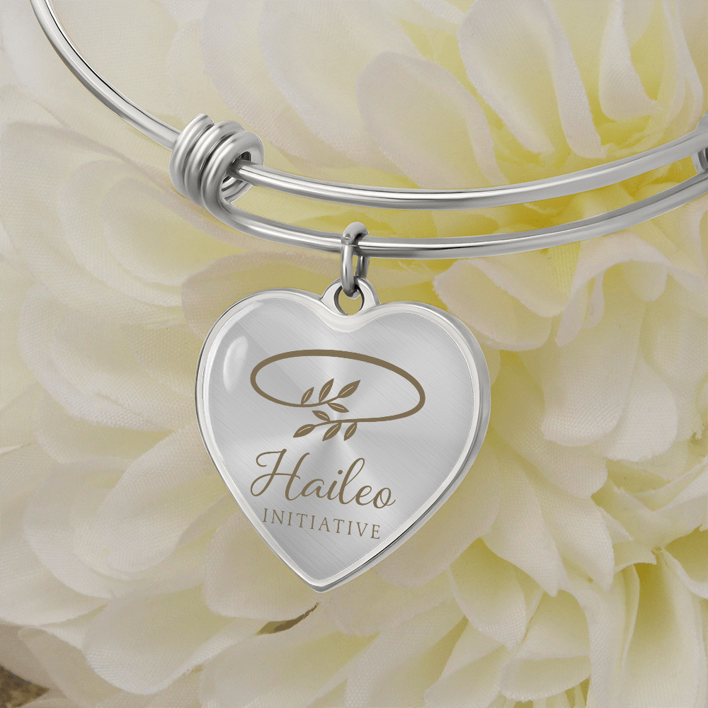 Haileo Luxury Heart Bangle