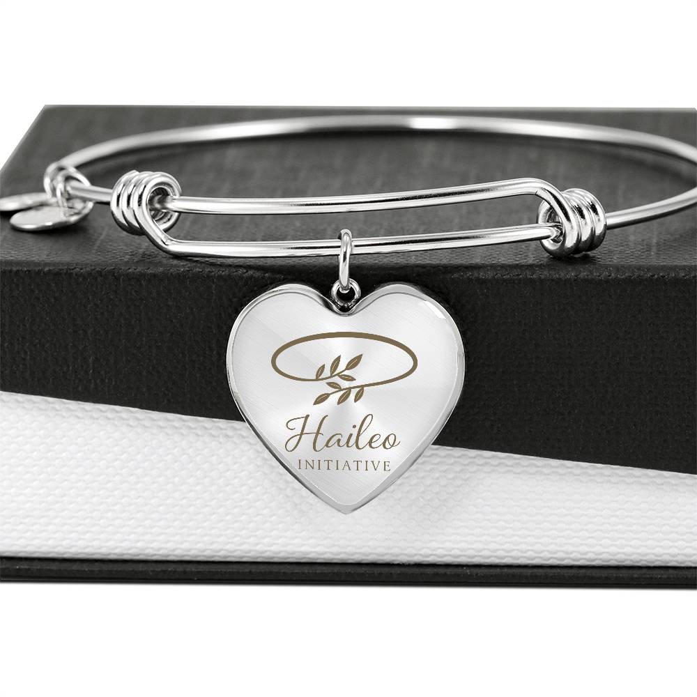 Haileo Luxury Heart Bangle