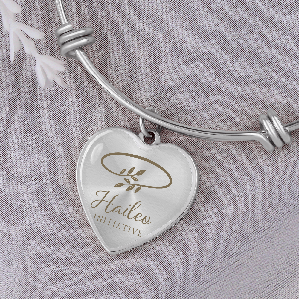 Haileo Luxury Heart Bangle