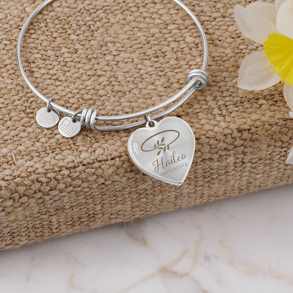 Haileo Luxury Heart Bangle