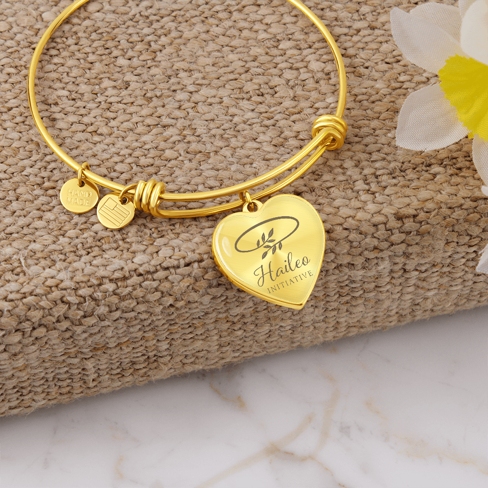 Haileo Luxury Heart Bangle